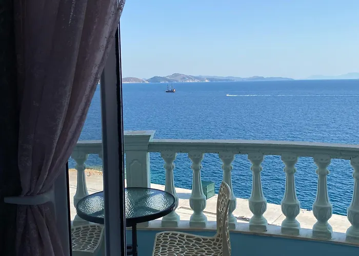 Kalemi\'S Beachside Hotel